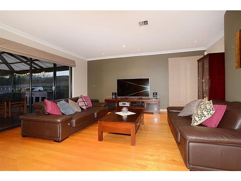 10 Goulburn Way, Taylors Lakes VIC 3038