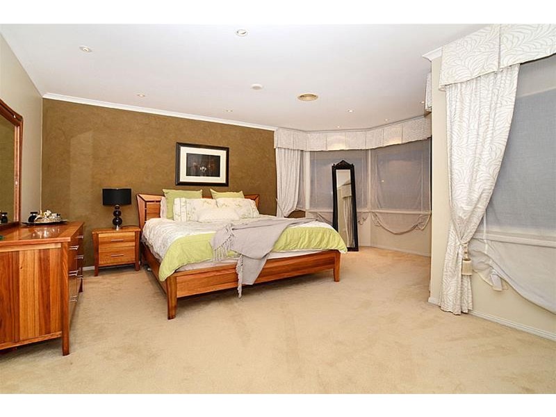 10 Goulburn Way, Taylors Lakes VIC 3038