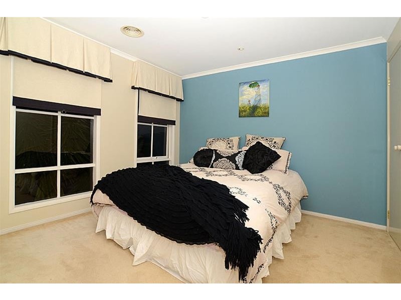 10 Goulburn Way, Taylors Lakes VIC 3038