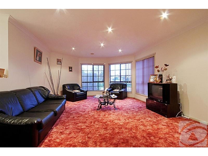 4 Ridge Lane, Hillside VIC 3037