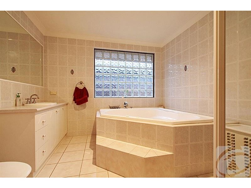 4 Ridge Lane, Hillside VIC 3037