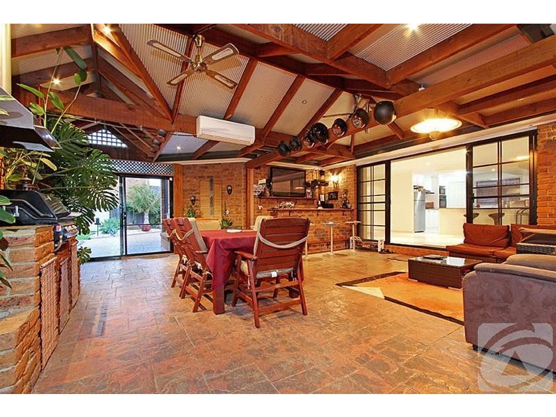 4 Ridge Lane, Hillside VIC 3037