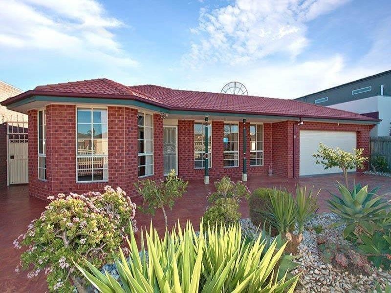 8 Moonlight Terrace, Sydenham VIC 3037