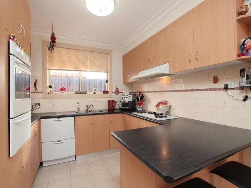 8 Moonlight Terrace, Sydenham VIC 3037