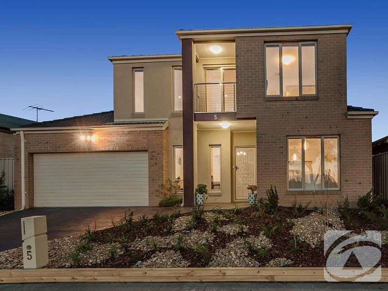 5 Turitable Way, Caroline Springs VIC 3023