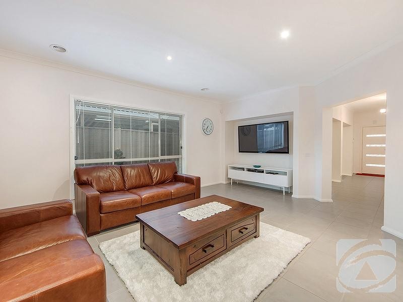 5 Turitable Way, Caroline Springs VIC 3023