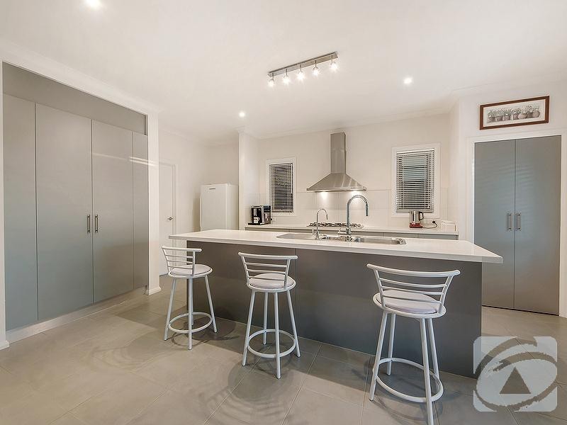 5 Turitable Way, Caroline Springs VIC 3023