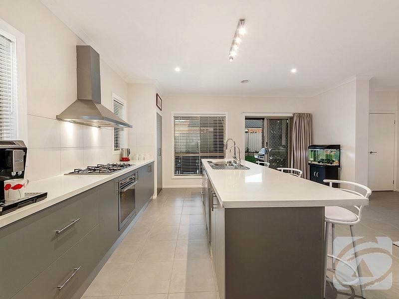 5 Turitable Way, Caroline Springs VIC 3023