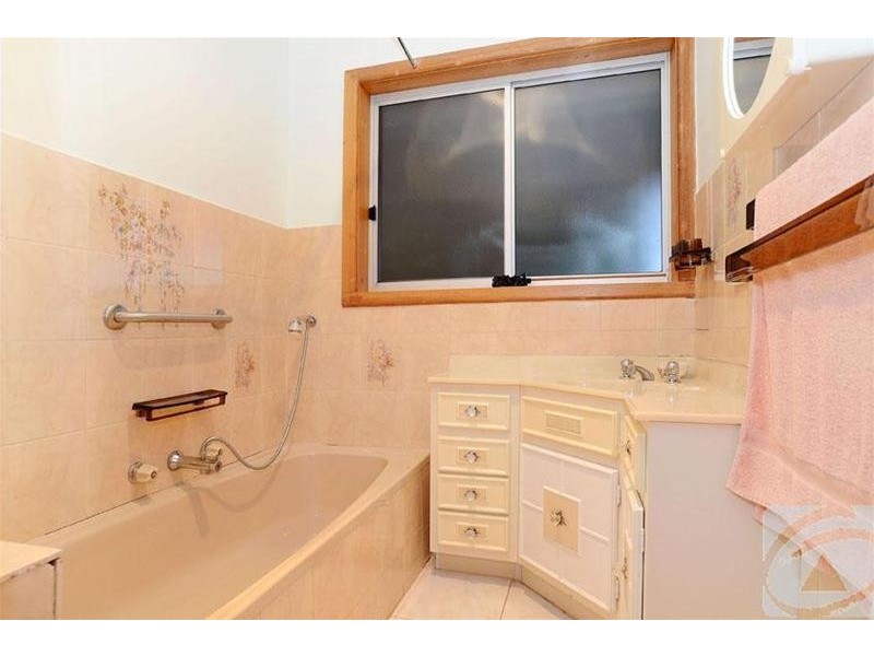 17 Thorndon Drive, St Albans VIC 3021