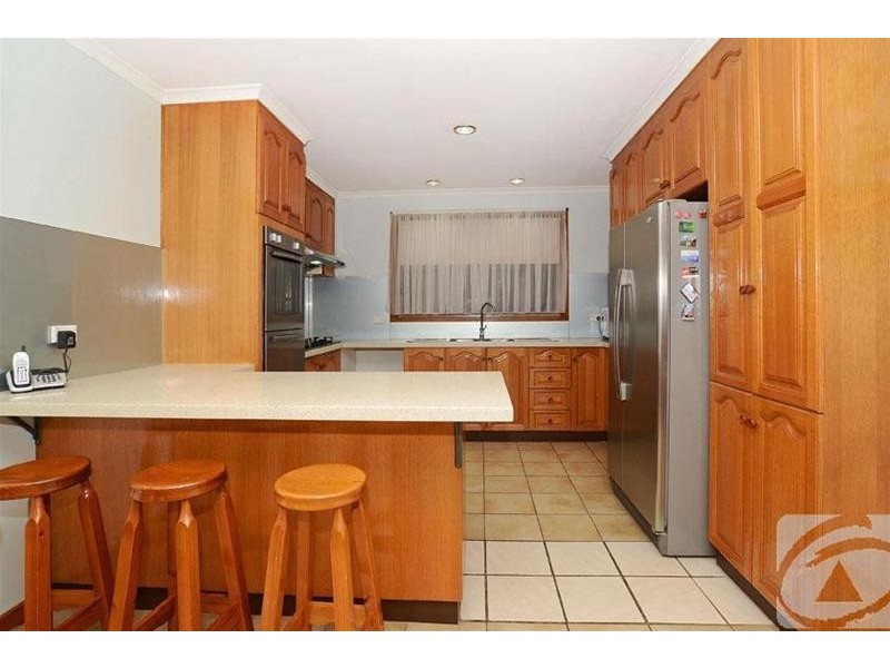 109 Parmelia Drive, Taylors Lakes VIC 3038