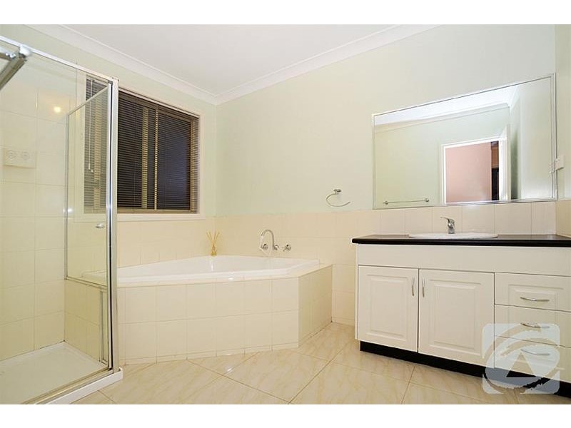 12 Webbs Avenue, Taylors Hill VIC 3037