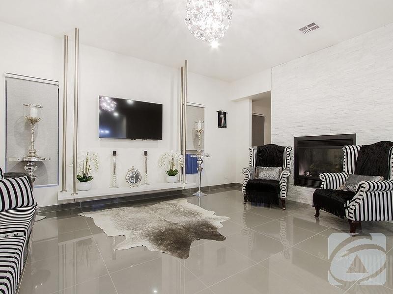 6 Eglington Court, Taylors Hill VIC 3037