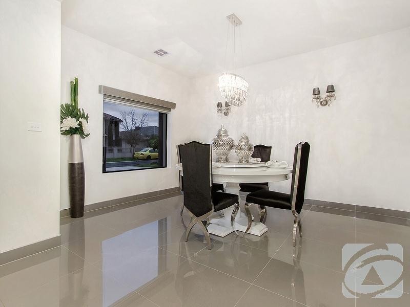 6 Eglington Court, Taylors Hill VIC 3037