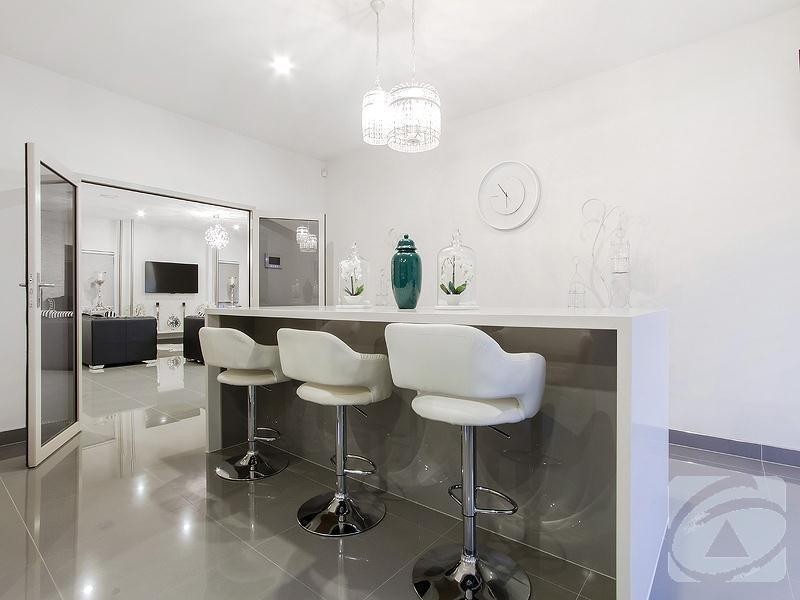 6 Eglington Court, Taylors Hill VIC 3037