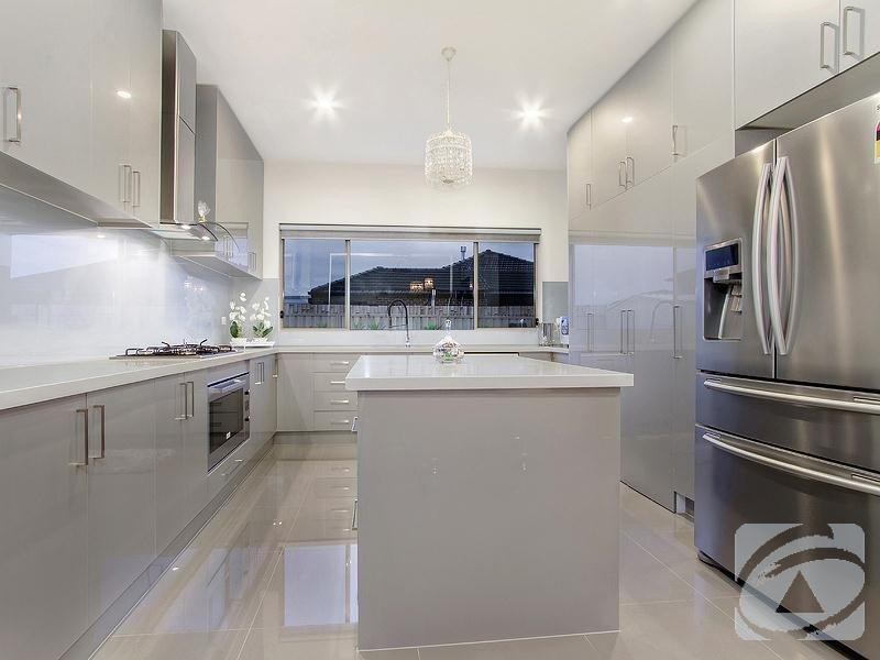 6 Eglington Court, Taylors Hill VIC 3037