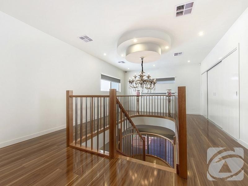 6 Eglington Court, Taylors Hill VIC 3037