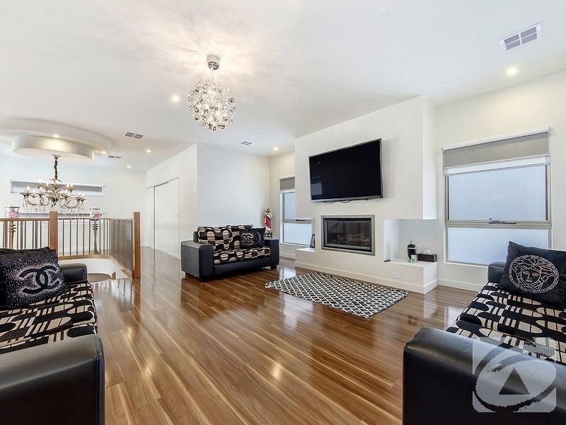 6 Eglington Court, Taylors Hill VIC 3037