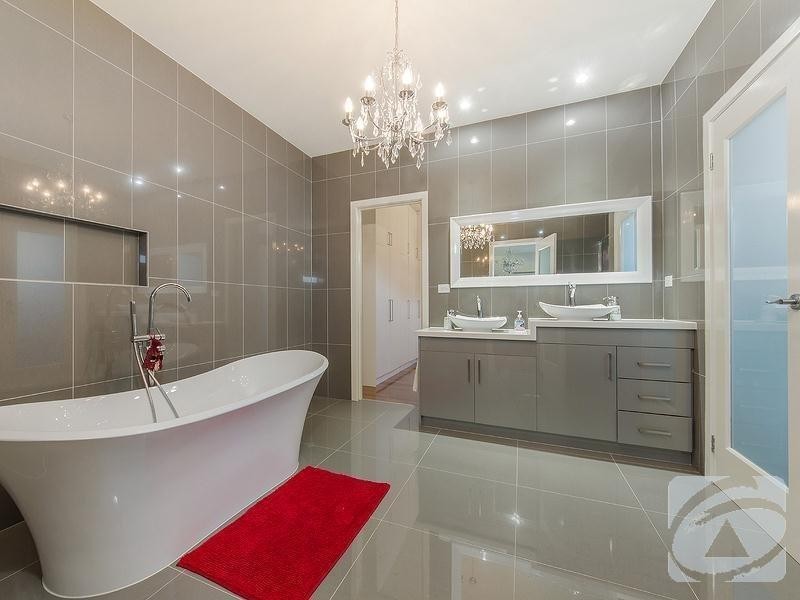 6 Eglington Court, Taylors Hill VIC 3037