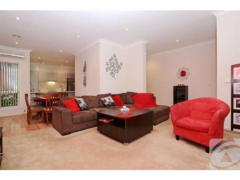 21 Kingston Drive, Taylors Hill VIC 3037