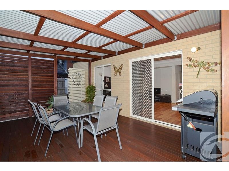 21 Kingston Drive, Taylors Hill VIC 3037