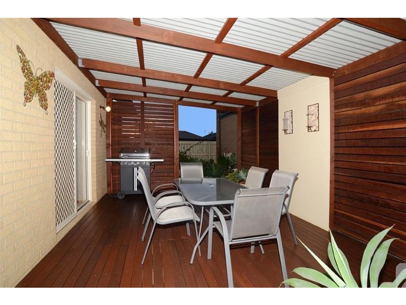 21 Kingston Drive, Taylors Hill VIC 3037