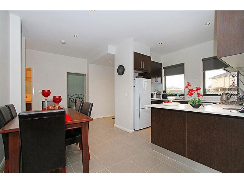 1/28 Buckingham Street, Sydenham VIC 3037