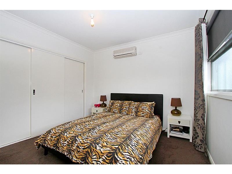 1/28 Buckingham Street, Sydenham VIC 3037