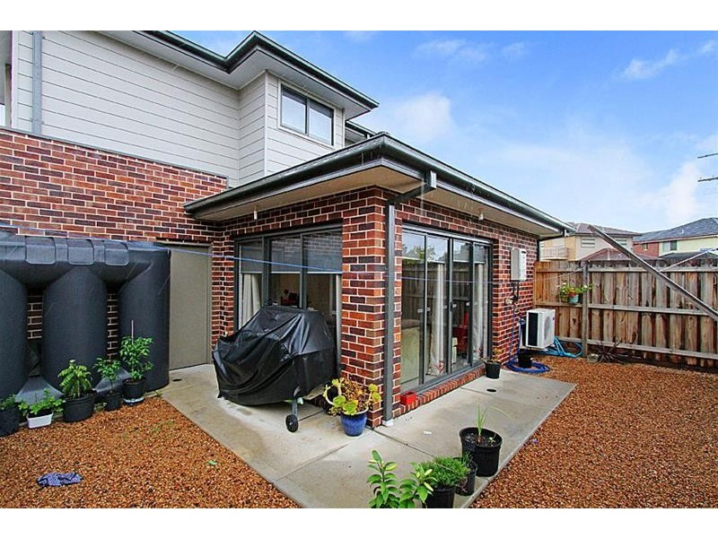 1/28 Buckingham Street, Sydenham VIC 3037