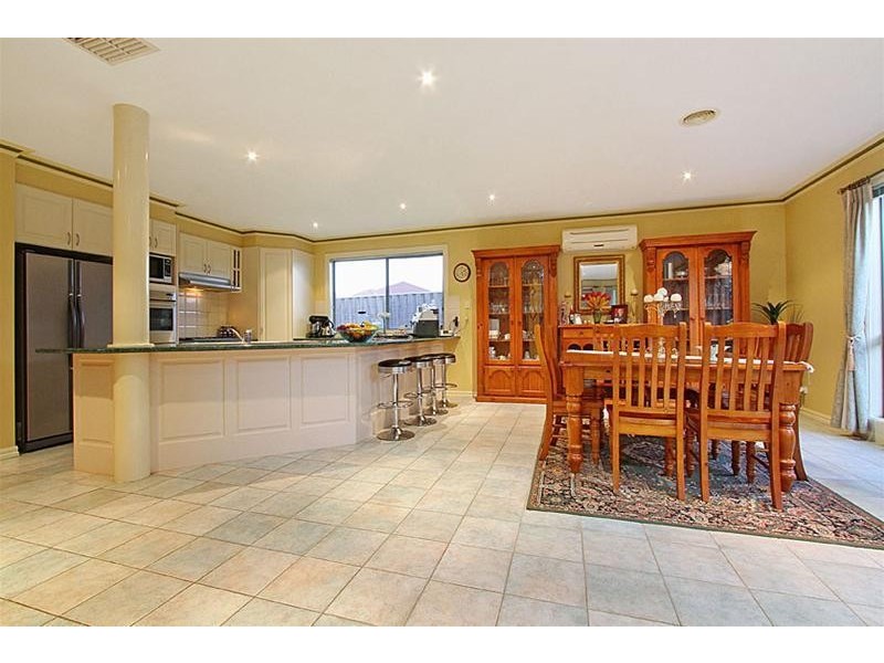 5 Hemar Crescent, Hillside VIC 3037