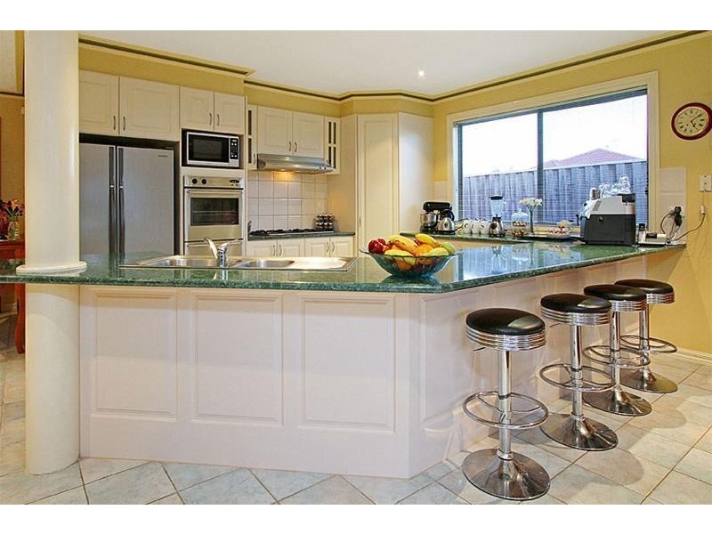 5 Hemar Crescent, Hillside VIC 3037