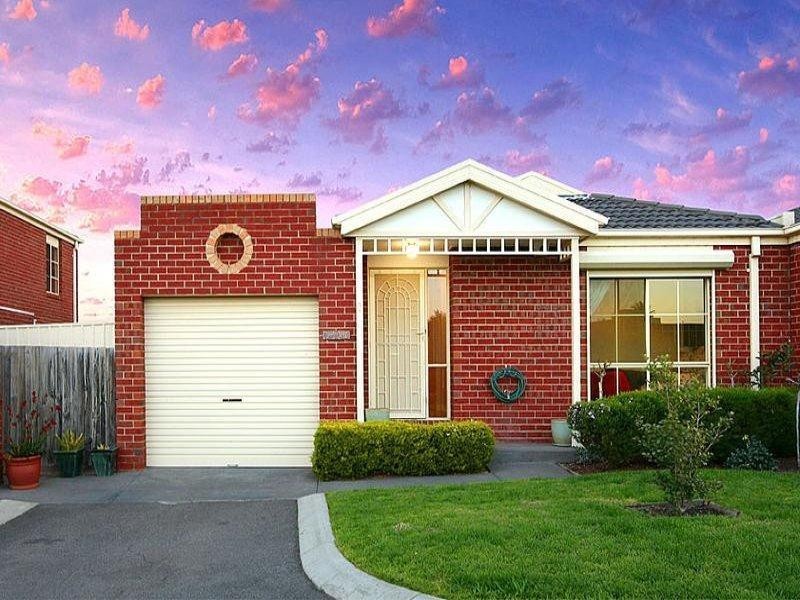 7 Village Avenue, Taylors Lakes VIC 3038