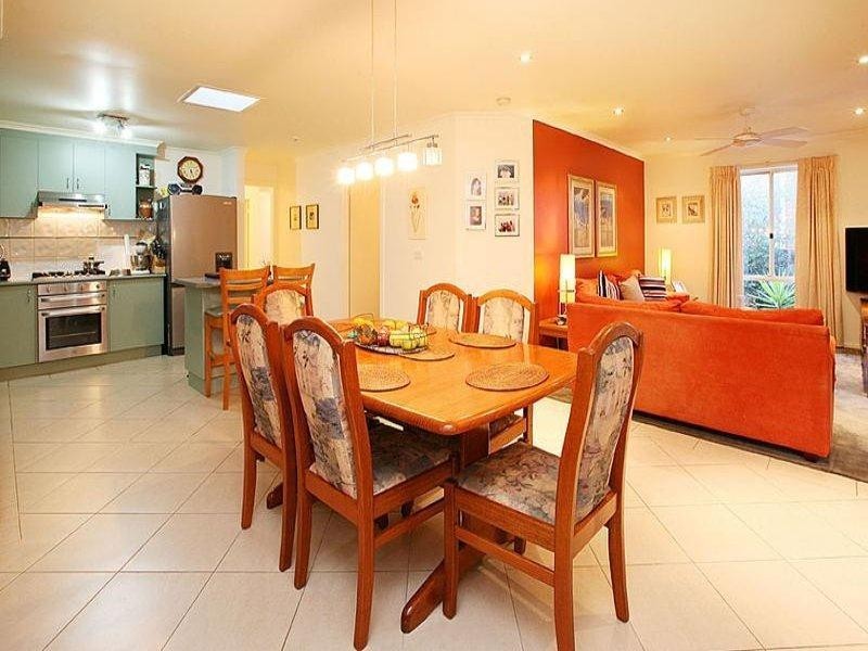 7 Village Avenue, Taylors Lakes VIC 3038