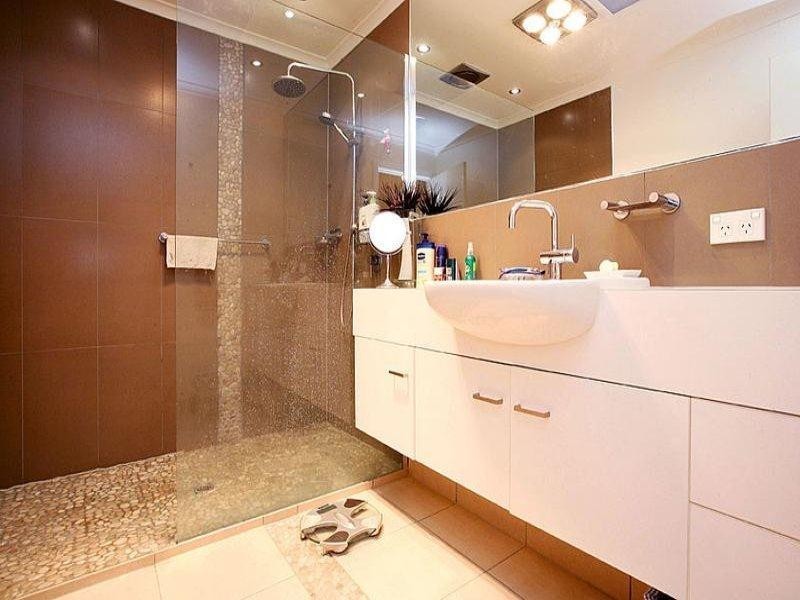 7 Village Avenue, Taylors Lakes VIC 3038