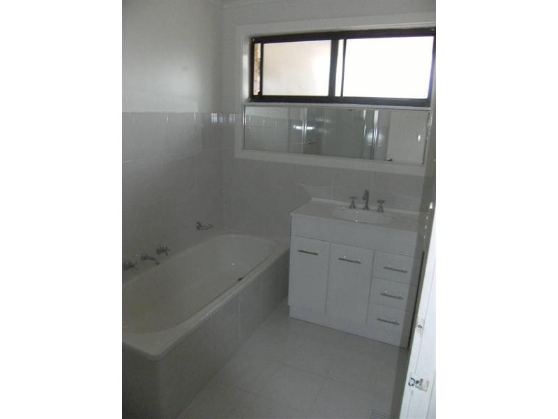 32 Munich Drive, Keilor Downs VIC 3038