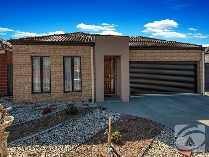 16 French Crescent, Caroline Springs VIC 3023