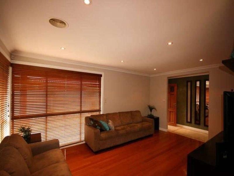 6 Nariel Road, Kings Park VIC 3021