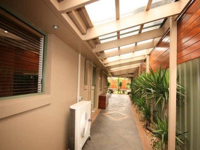 6 Nariel Road, Kings Park VIC 3021