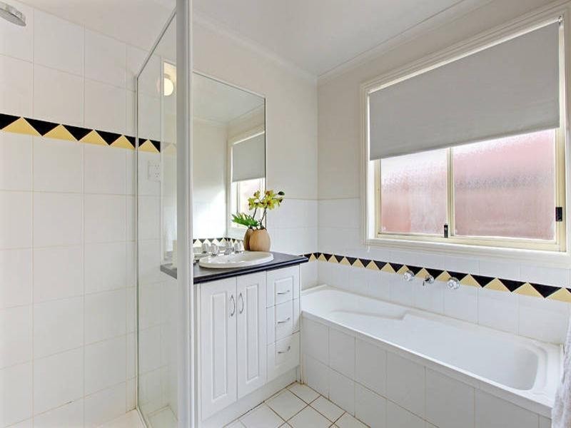 8A Sibyl Court, Keilor Downs VIC 3038