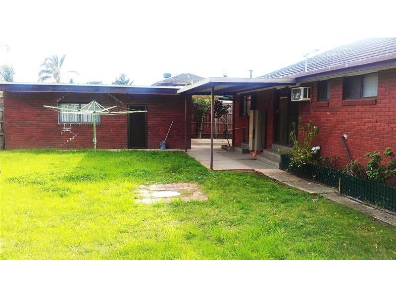 13 Pindari Avenue, Taylors Lakes VIC 3038