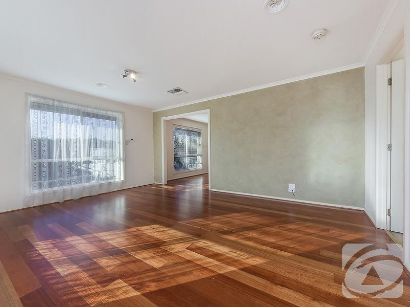 9 Hepburn Place, Sydenham VIC 3037