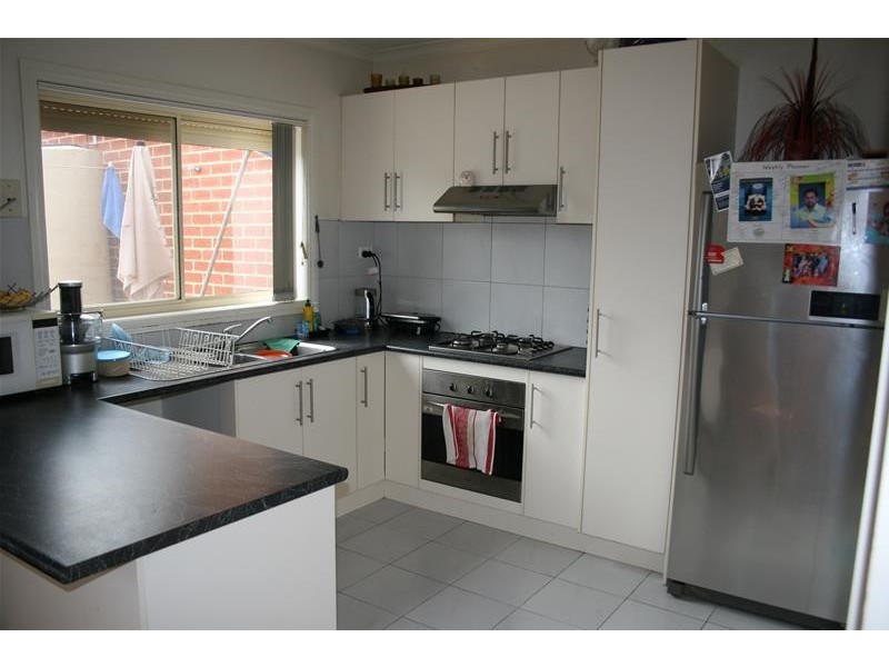 2/12 Normanby Street, Sydenham VIC 3037