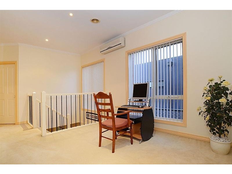 22 Marylou Court, Delahey VIC 3037