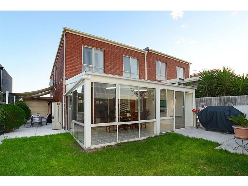 22 Marylou Court, Delahey VIC 3037