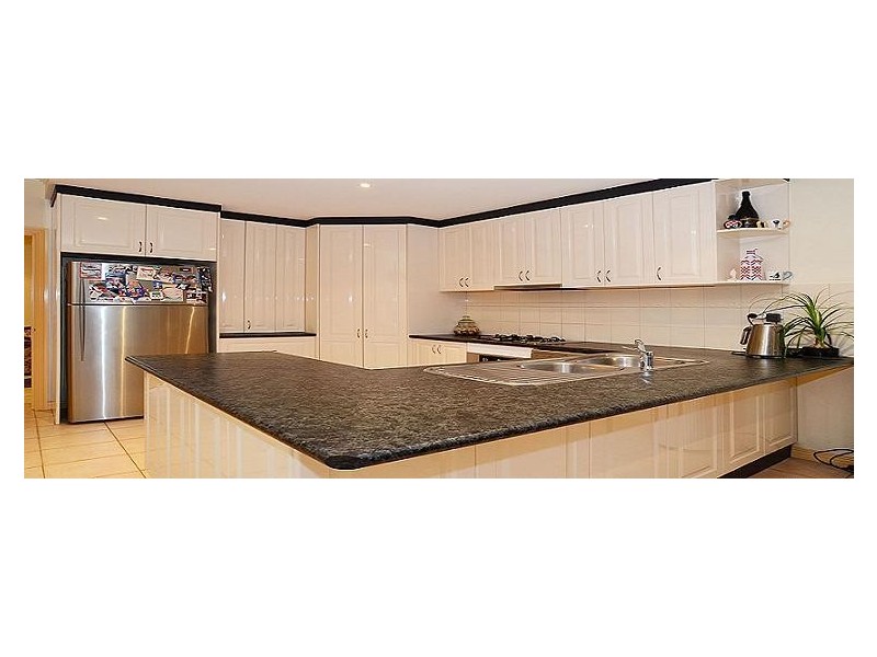 22 Marylou Court, Delahey VIC 3037