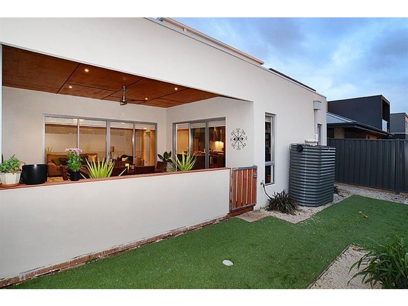 6 Flemington Street, Caroline Springs VIC 3023