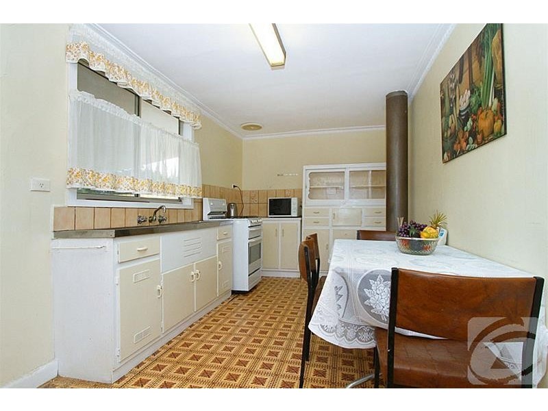 37 Emily Street, St Albans VIC 3021