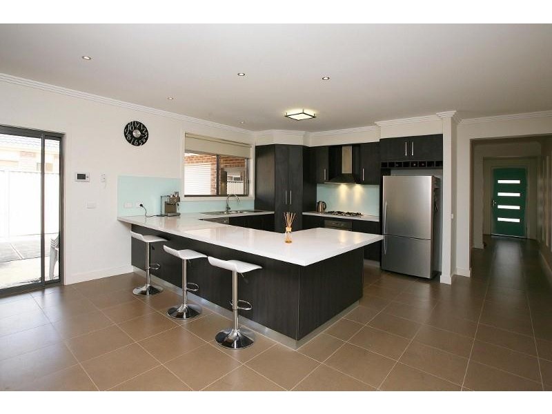 6 Nevis Place, Taylors Hill VIC 3037