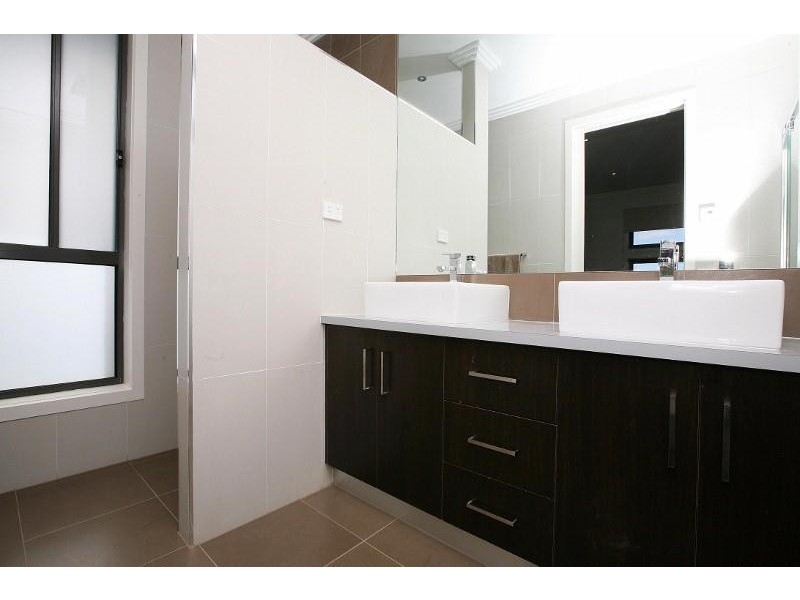 6 Nevis Place, Taylors Hill VIC 3037