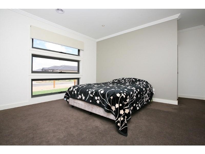 6 Nevis Place, Taylors Hill VIC 3037