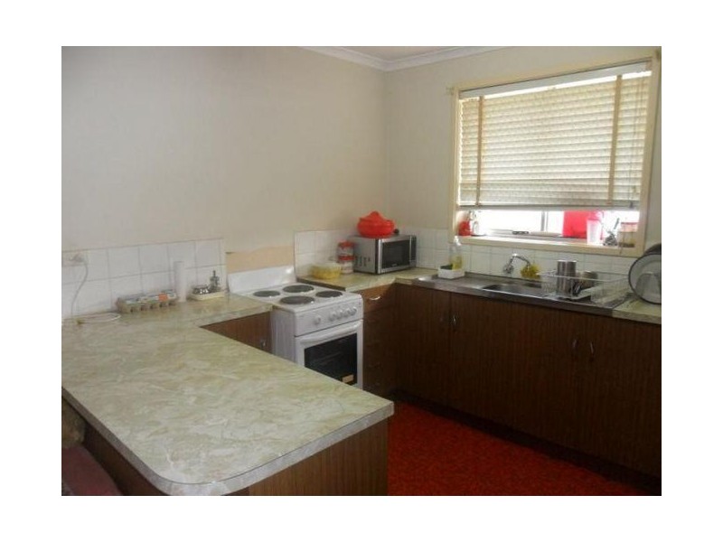 2/100 Fox Street, St Albans VIC 3021